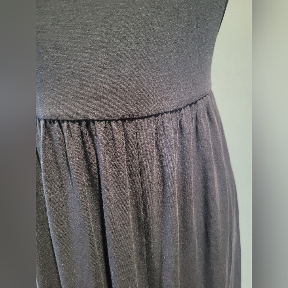 Wilfred Jumpsuit. Aritzia. Size M - Picture 3 of 8